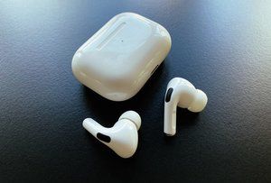 „Apple AirPods Pro Max”: większy, tańszy i głośniejszy niż oryginał